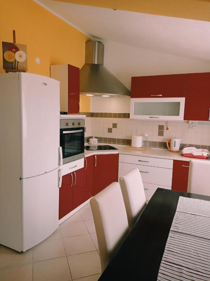 Apartment Silvija Vinisce ภายนอก รูปภาพ