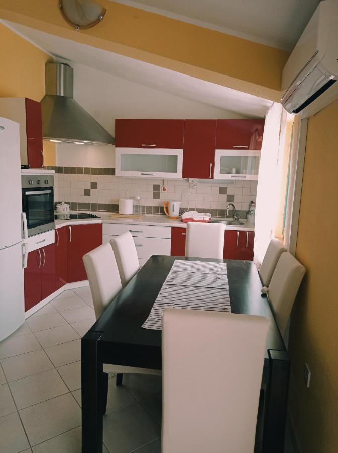 Apartment Silvija Vinisce ภายนอก รูปภาพ