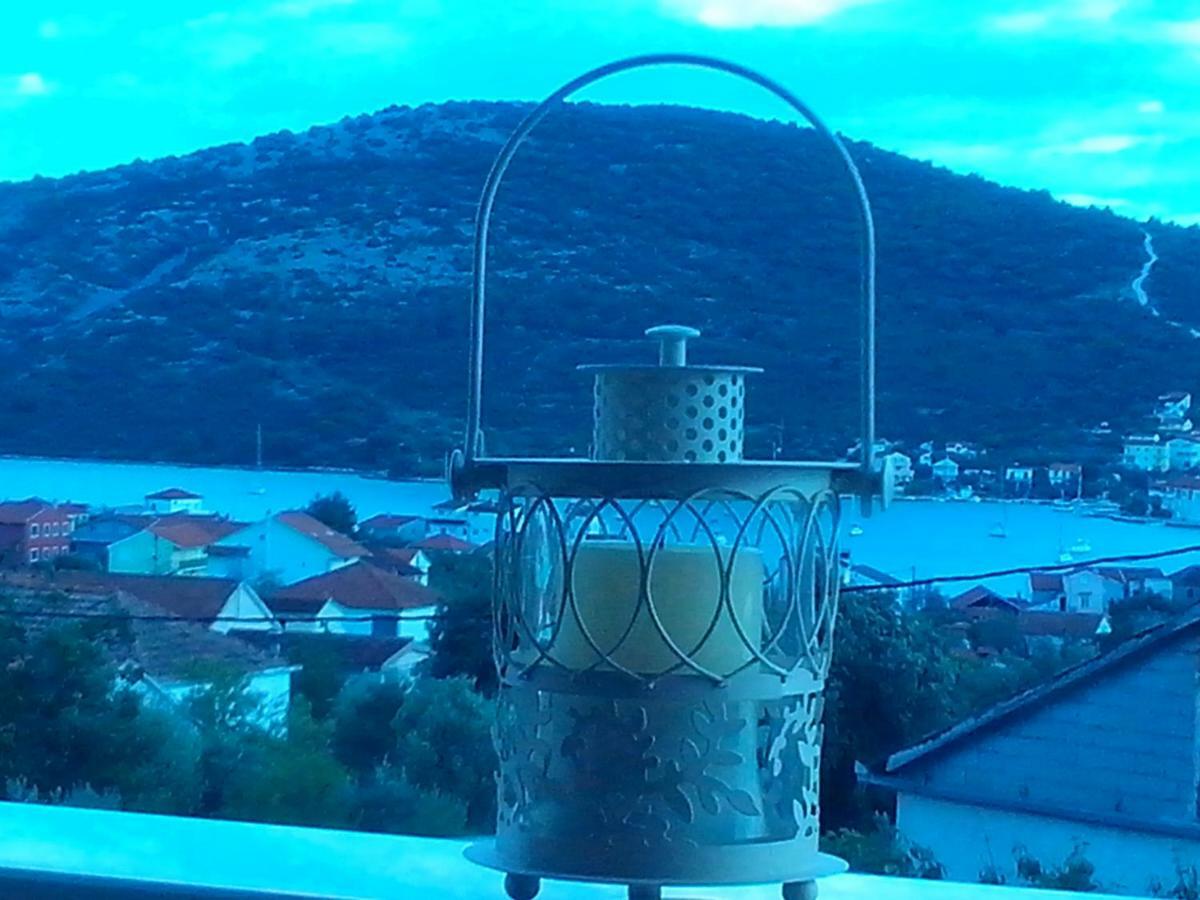 Apartment Silvija Vinisce ภายนอก รูปภาพ
