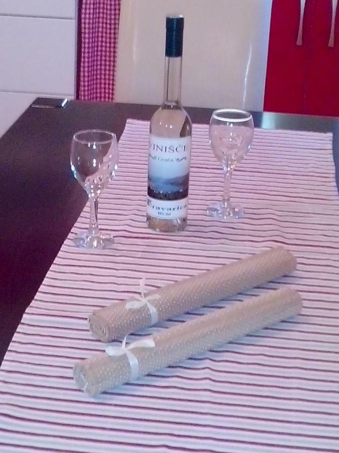 Apartment Silvija Vinisce ภายนอก รูปภาพ