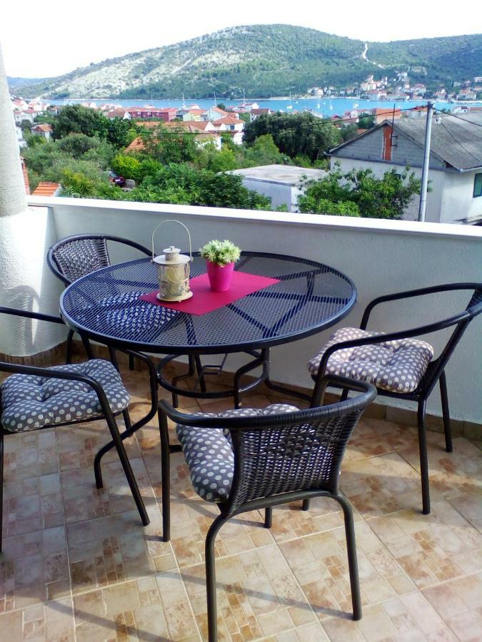 Apartment Silvija Vinisce ภายนอก รูปภาพ