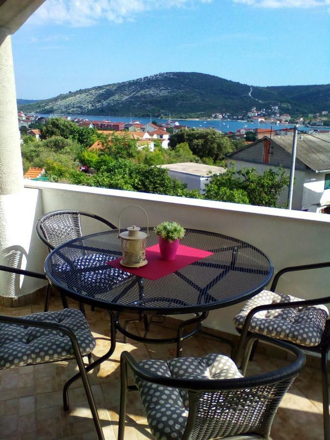 Apartment Silvija Vinisce ภายนอก รูปภาพ