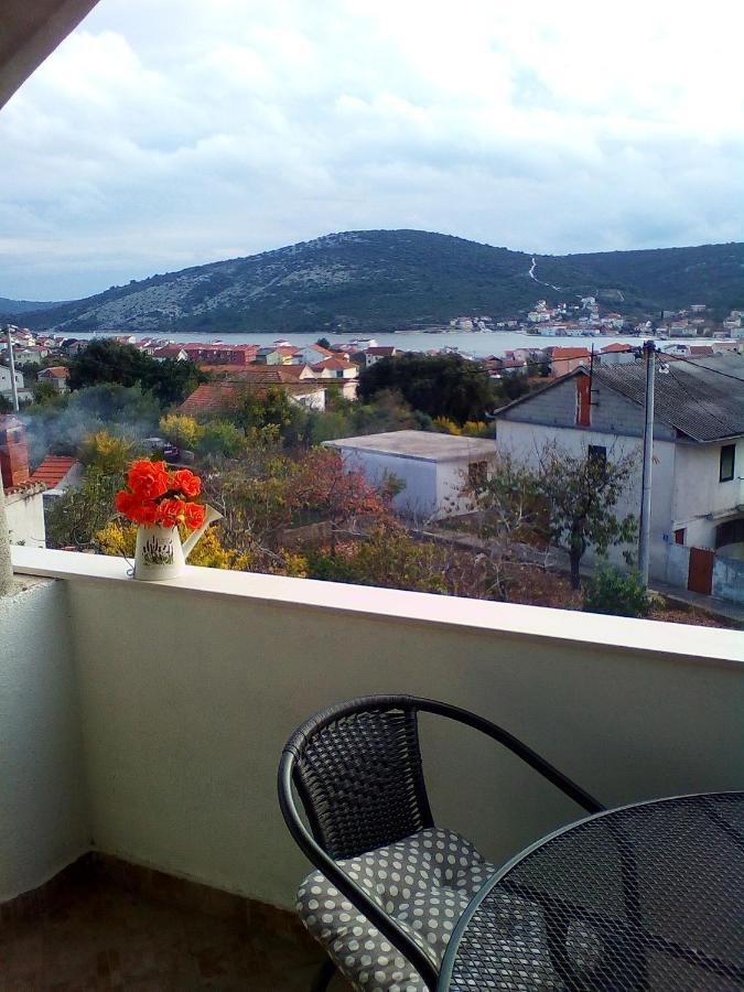 Apartment Silvija Vinisce ภายนอก รูปภาพ